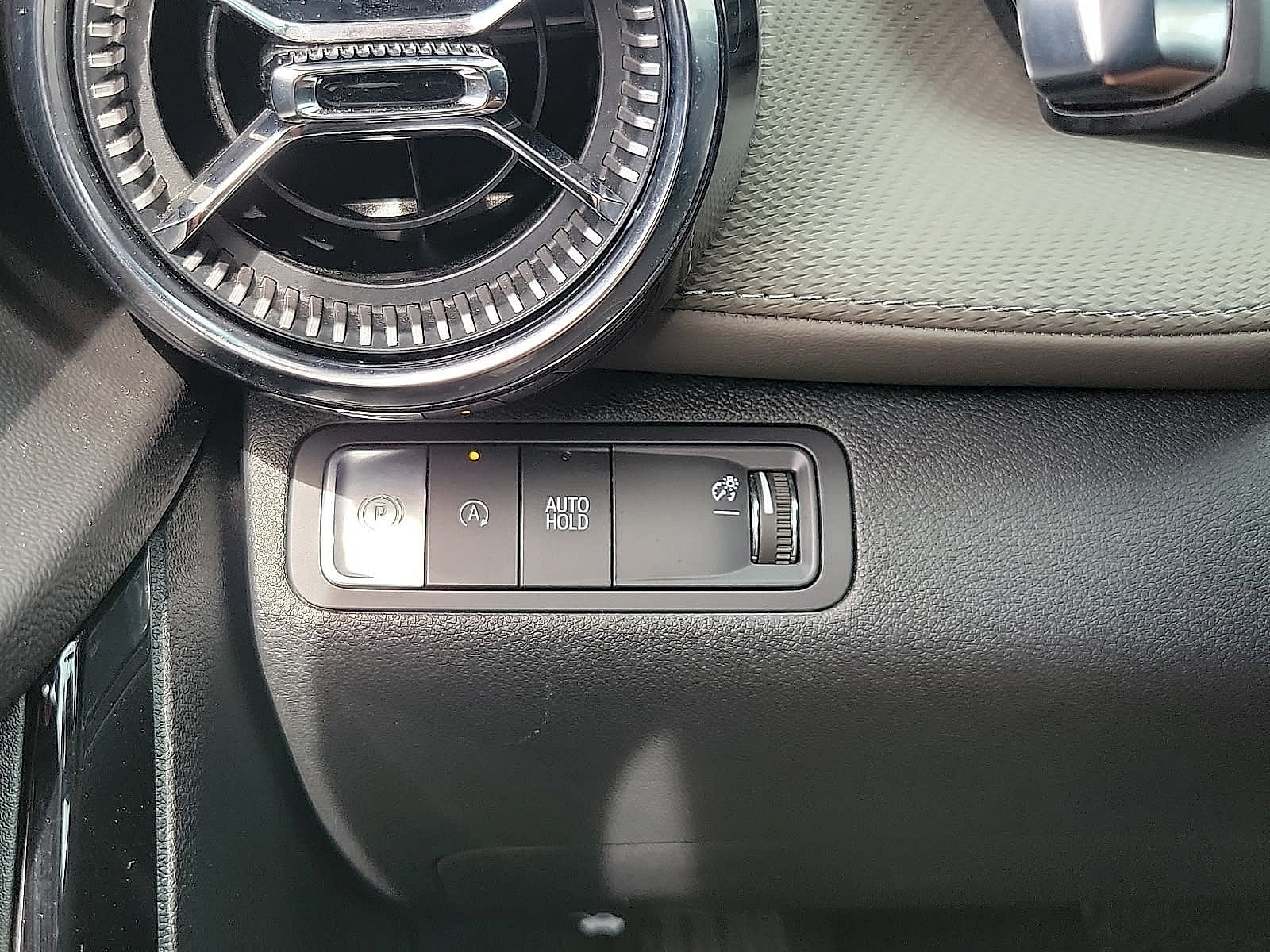Used 2026 Chevrolet Equinox LT w/ Convenience Package II FWD image 14
