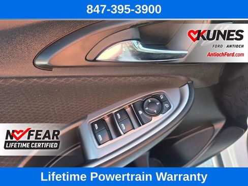 Used 2025 Chevrolet Malibu LT image 15