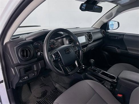 Used 2019 Toyota Tacoma SR w/ SR Convenience Package image 9