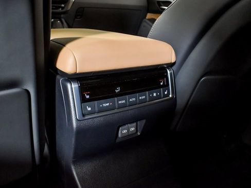 Used 2025 Lexus GX 550 image 38