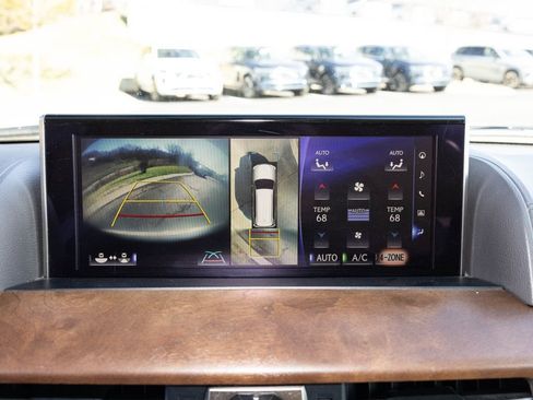 Used 2020 Lexus LX 570 4WD w/ Luxury Package image 43