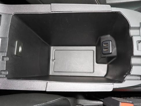 Used 2024 GMC Terrain SLT AWD/4WD image 27