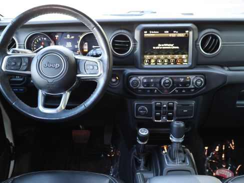 Used 2022 Jeep Wrangler Unlimited Sahara w/ Cold Weather Group AWD/4WD image 22