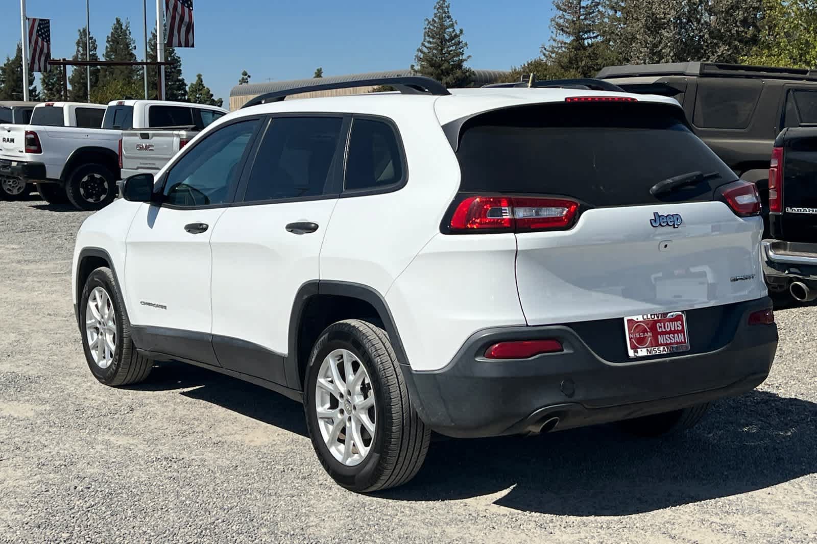 Used 2016 Jeep Cherokee Sport FWD image 7