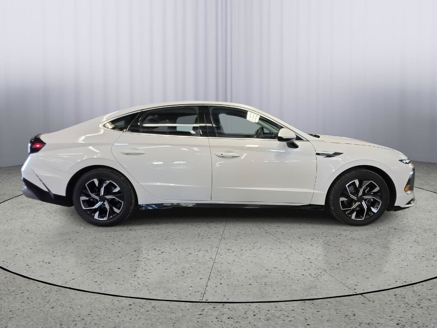 Used 2025 Hyundai Sonata SEL FWD image 6