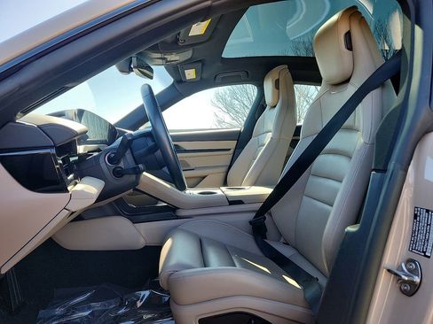 Certified 2022 Porsche Taycan image 5