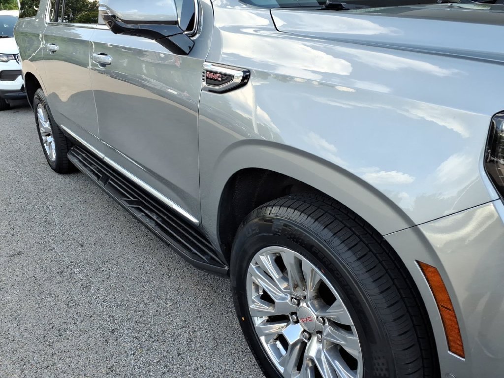 Used 2025 GMC Yukon XL Denali AWD/4WD image 18