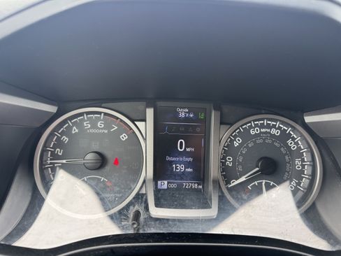 Certified 2018 Toyota Tacoma SR5 AWD/4WD image 21
