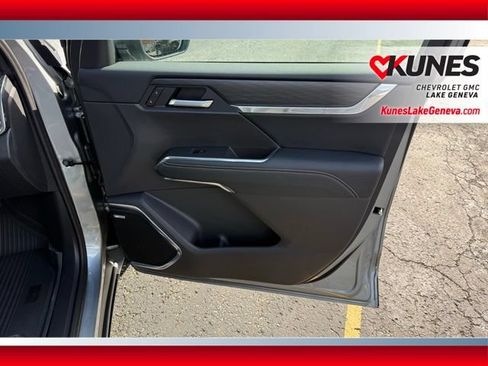 New 2026 GMC Acadia Elevation w/ Elevation Premium Package AWD/4WD image 22