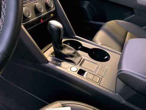 Used 2023 Volkswagen Atlas SE image 15