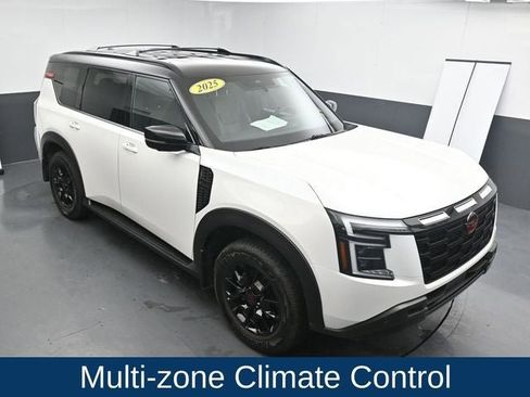 Used 2025 Nissan Armada PRO-4X image 19