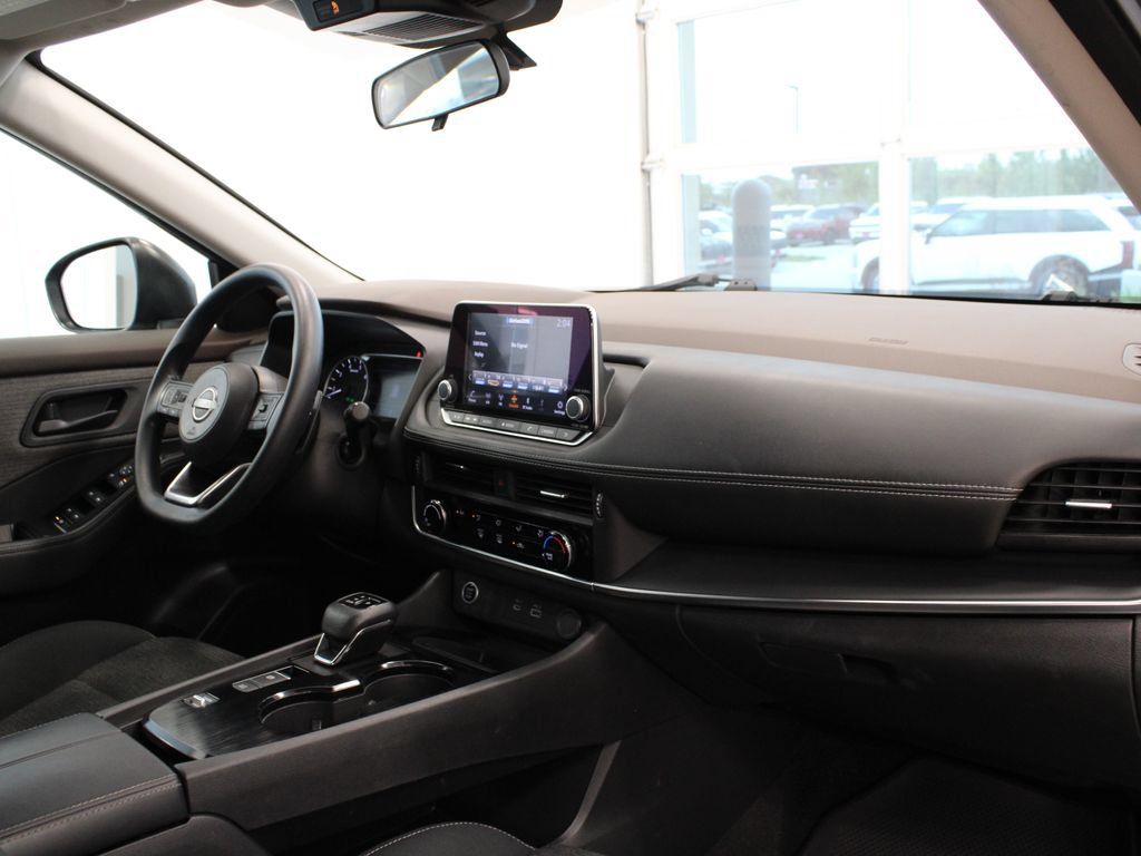 Used 2023 Nissan Rogue SV w/ SV Premium B Package FWD image 15