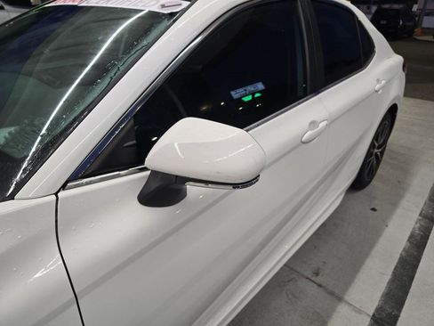 Used 2023 Toyota Camry SE FWD image 10