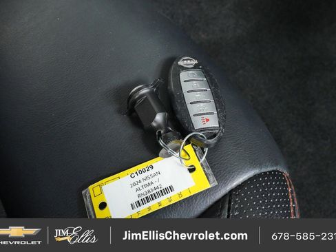 Used 2024 Nissan Altima 2.5 SR FWD image 34