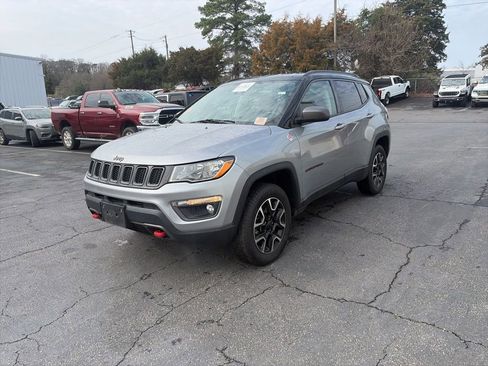Used 2021 Jeep Compass Trailhawk image 3