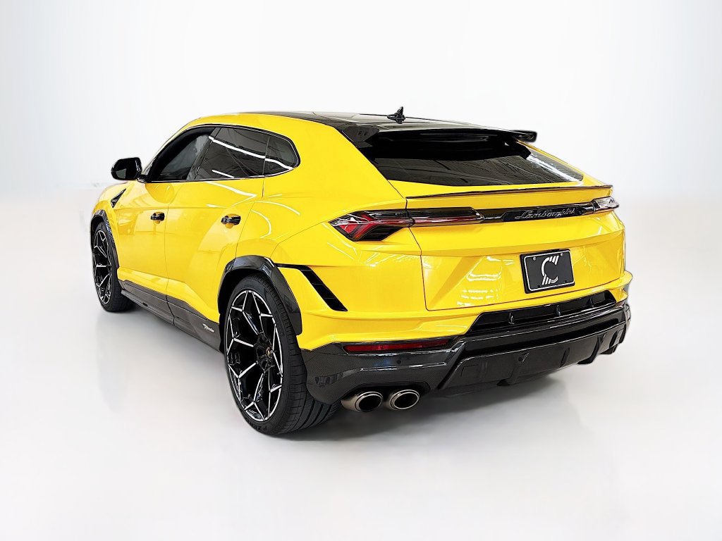 Used 2024 Lamborghini Urus Performante AWD/4WD image 3