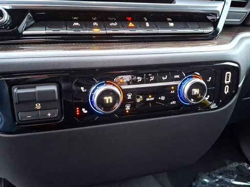 Certified 2025 GMC Sierra 1500 Elevation image 23