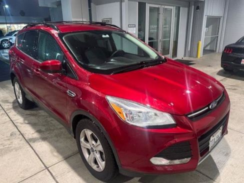 Used 2016 Ford Escape SE image 1
