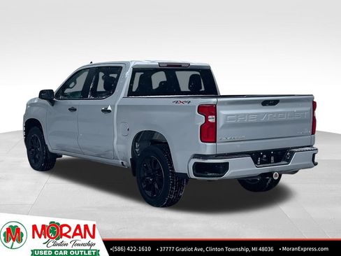 Used 2020 Chevrolet Silverado 1500 Custom w/ Custom Value Package image 4