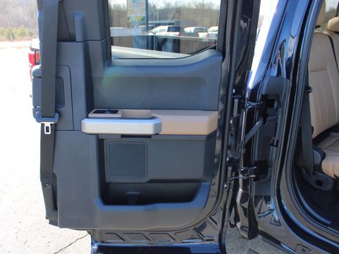 Used 2022 Ford F250 Lariat w/ Lariat Value Package image 44