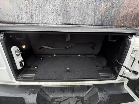 Certified 2020 Jeep Wrangler Sport image 33