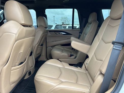 Used 2020 Cadillac Escalade Platinum AWD/4WD image 11