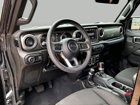 Certified 2023 Jeep Wrangler Unlimited Sahara AWD/4WD image 17