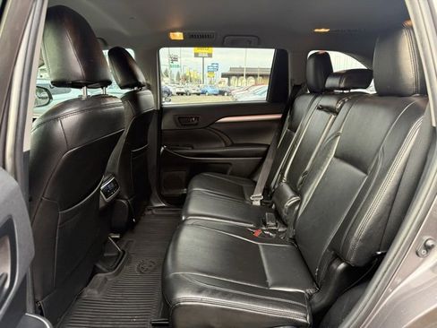 Used 2019 Toyota Highlander Plus image 21