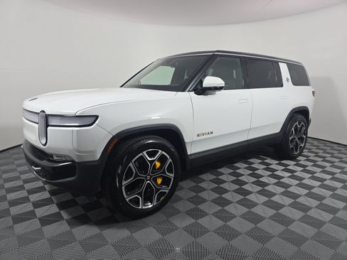 Used 2024 Rivian R1S Adventure AWD/4WD image 1