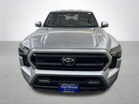 Used 2024 Toyota Tacoma SR5 AWD/4WD image 11