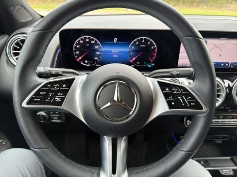 Certified 2024 Mercedes-Benz GLB 250 image 18