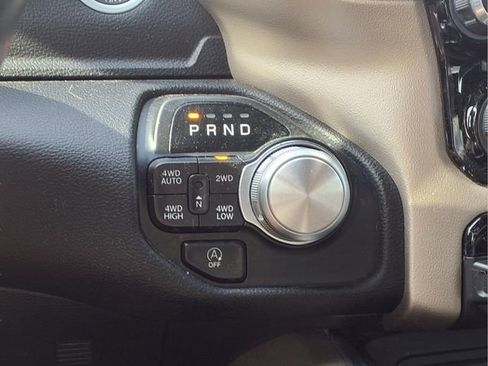 Used 2019 RAM 1500 Laramie w/ Sport Appearance Package AWD/4WD image 12