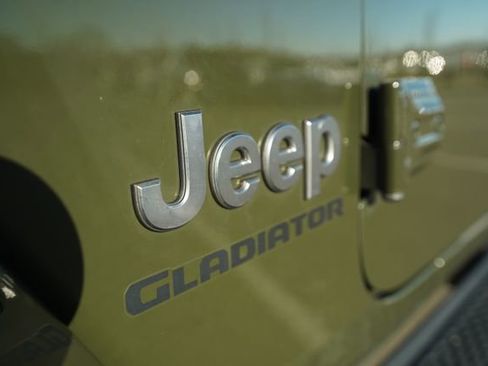 Used 2021 Jeep Gladiator Overland w/ LED Lighting Group image 37