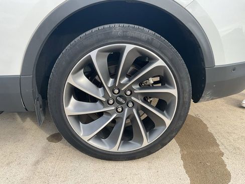 Used 2022 Lincoln Nautilus Reserve w/ Equipment Group 202A image 6