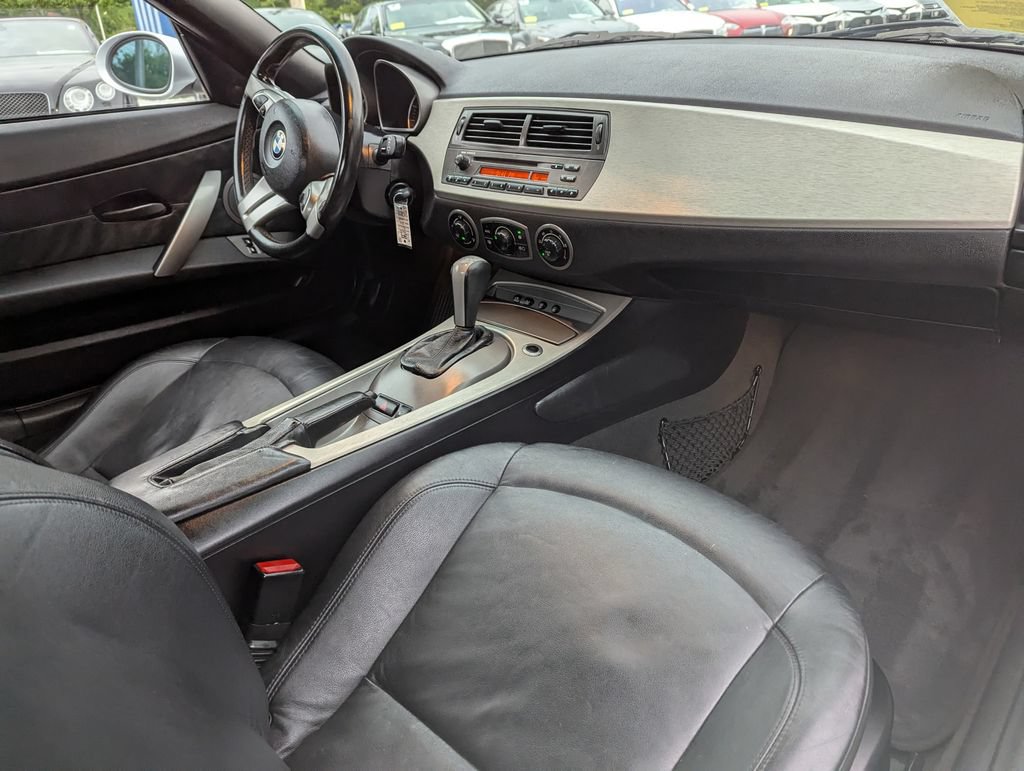 Used 2004 BMW Z4 3.0i RWD image 31