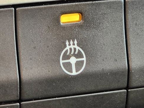 Used 2020 Jeep Wrangler Unlimited Sahara image 15