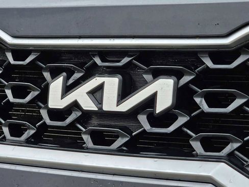 Used 2023 Kia Sorento LX image 13