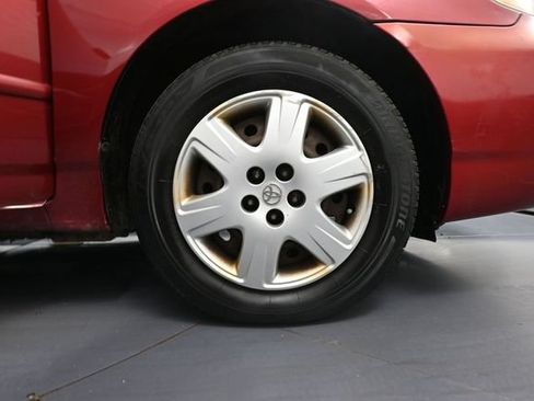 Used 2005 Toyota Corolla LE FWD image 14