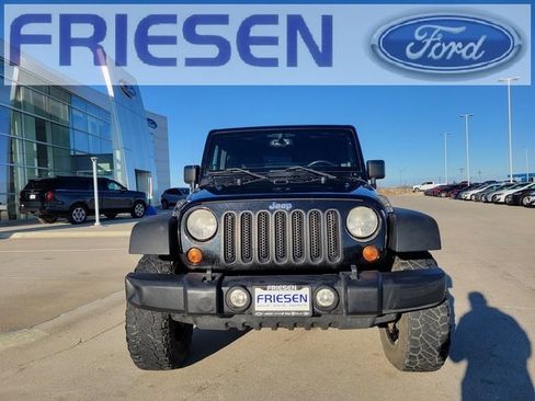 Used 2013 Jeep Wrangler Unlimited Sport image 2