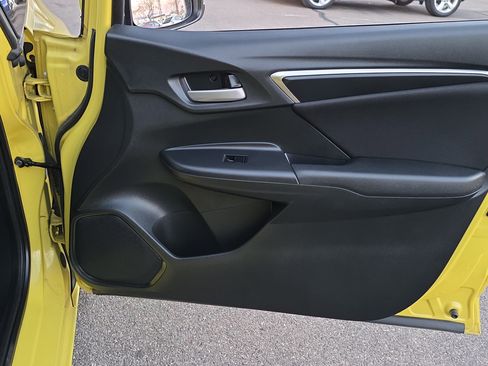 Used 2016 Honda Fit LX image 28