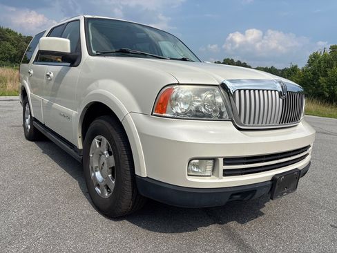 Used 2006 Lincoln Navigator 2WD image 7
