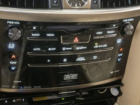 Used 2017 Lexus LX 570 4WD image 22