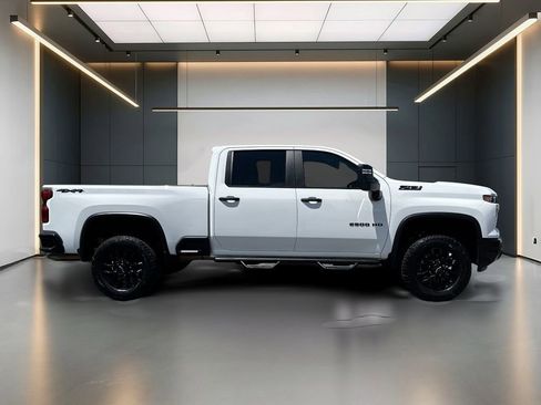 Used 2025 Chevrolet Silverado 2500 Custom w/ Custom Convenience Package AWD/4WD image 7