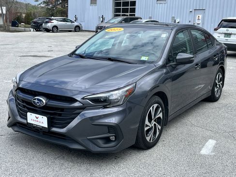 Used 2025 Subaru Legacy Premium AWD/4WD image 3