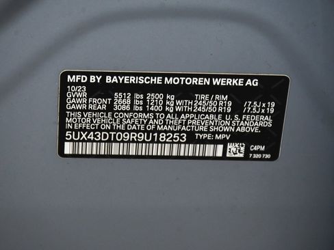 Used 2024 BMW X4 M40i w/ Premium Package image 16