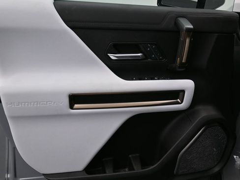 Used 2025 GMC Hummer EV 2X AWD/4WD image 11
