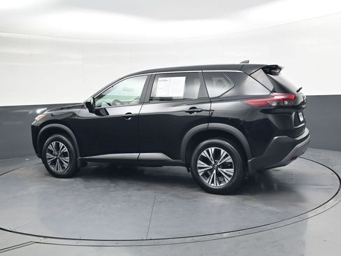 Used 2023 Nissan Rogue SV image 7