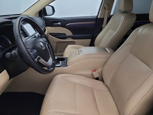 Used 2018 Toyota Highlander Limited Platinum image 17