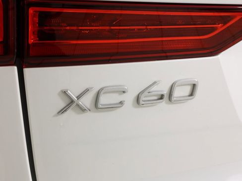 Used 2024 Volvo XC60 T8 Core image 17