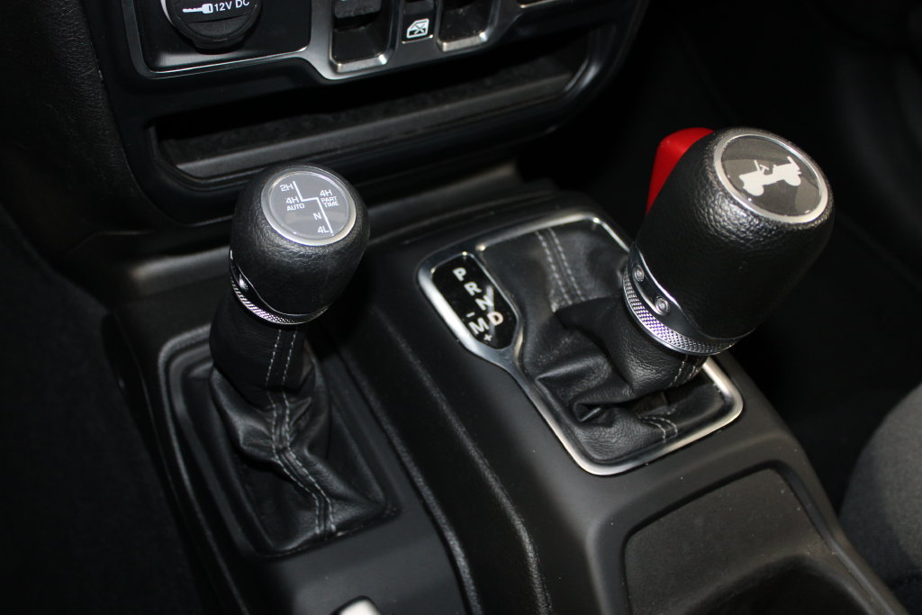 Used 2024 Jeep Wrangler Unlimited Sahara AWD/4WD image 38